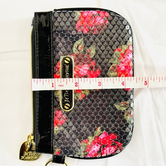 BETSEY JOHNSON Sequin Black & Red Roses Coin Purse Pouch NWT - Picture 10 of 10